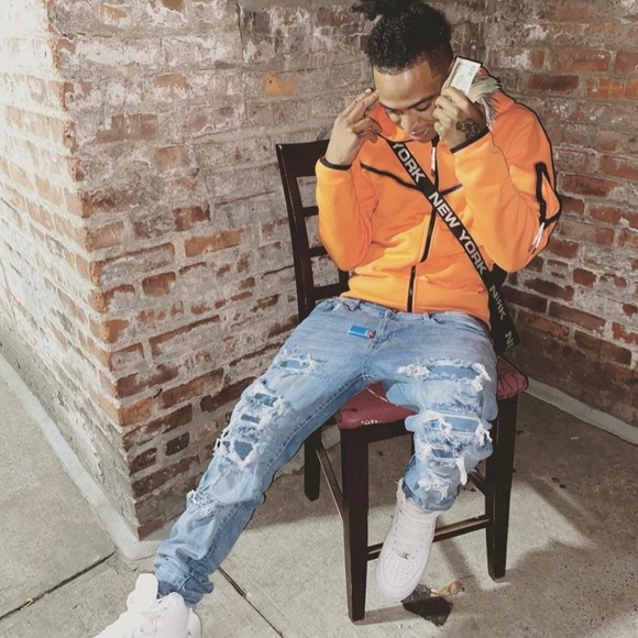 Meet your Posher, Prada - Picture 1 of 1